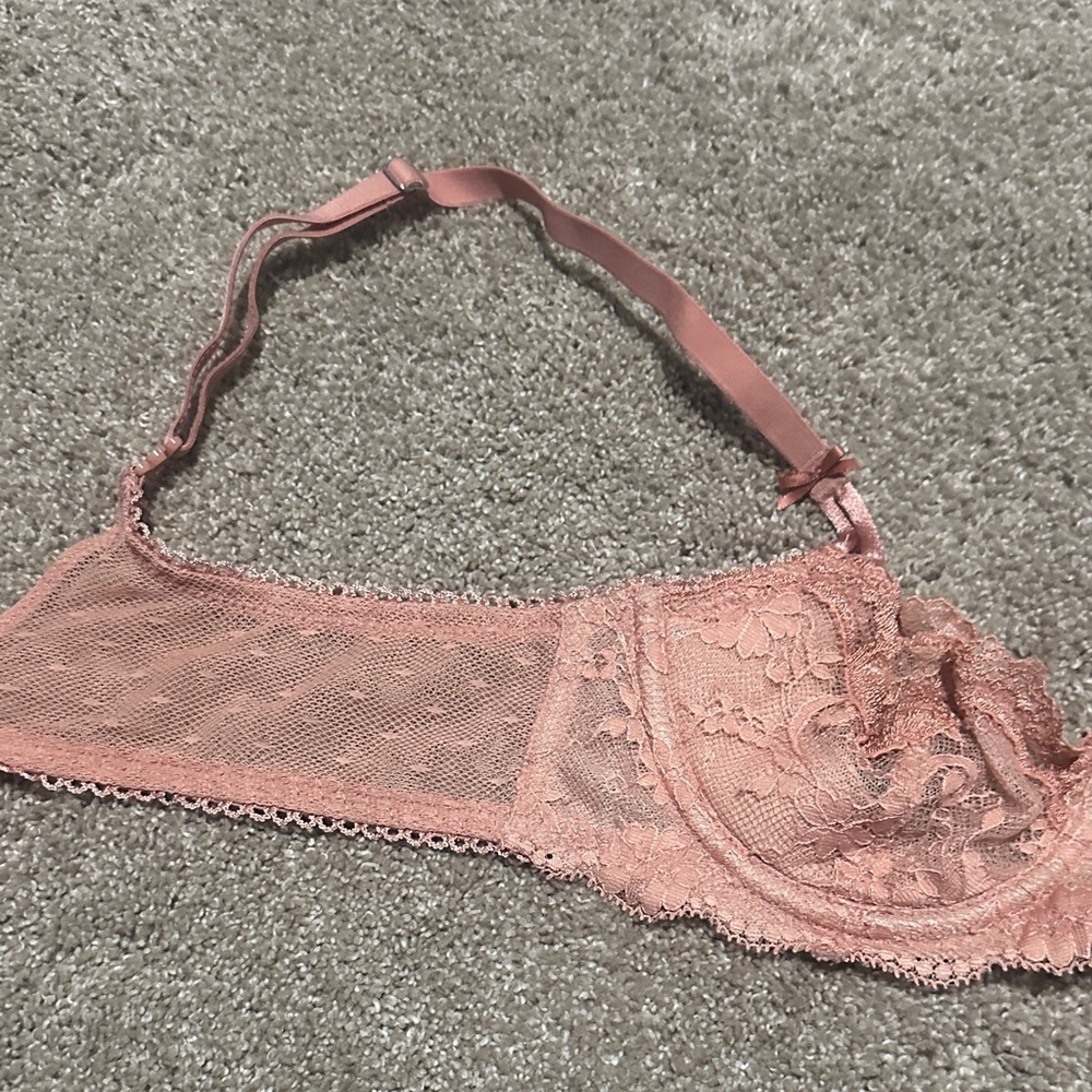 VS Lace Underwire Bra in Pink - Picture 3 of 6